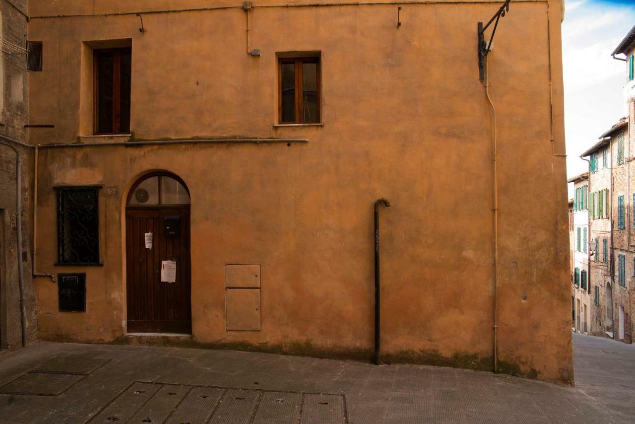 Cozy Apartment In The Heart Of Siena Luaran gambar